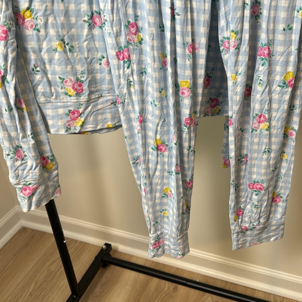 Women's Blue Floral Gingham Long-Sleeve Pajama Set - Picture 7 of 9